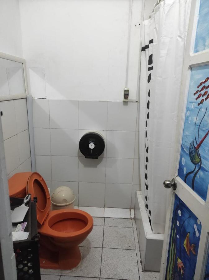 717 Pizarro Guesthouse Трухильо Экстерьер фото