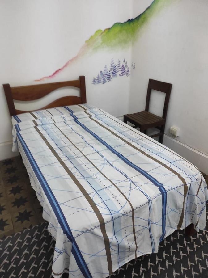 717 Pizarro Guesthouse Трухильо Экстерьер фото